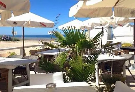 Les Volets Bleus-charmante Maison Entierement Equipee Face A La Pour 2 A 6 Personnes Bernieres-sur-Mer