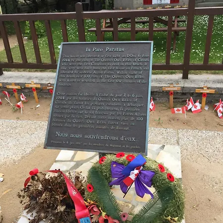 Casa vacanze Les Volets Bleus-charmante Maison Entierement Equipee Face A La Pour 2 A 6 Personnes