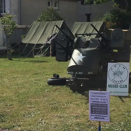 Les Volets Bleus-charmante Maison Entierement Equipee Face A La Pour 2 A 6 Personnes Bernieres-sur-Mer
