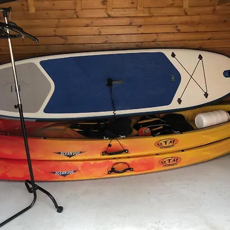 Les Volets Bleus-charmante Maison Entierement Equipee Face A La Pour 2 A 6 Personnes Bernieres-sur-Mer
