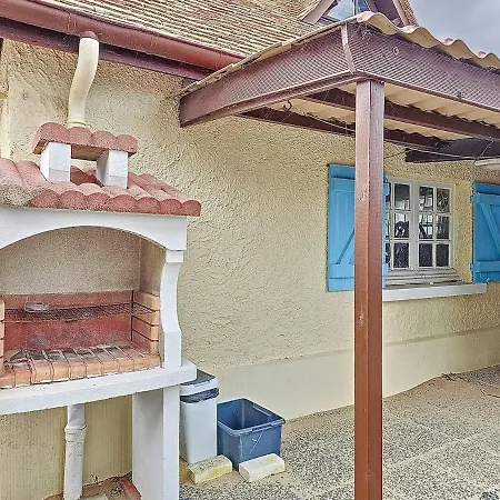 Holiday home Les Volets Bleus-charmante Maison Entierement Equipee Face A La Pour 2 A 6 Personnes *