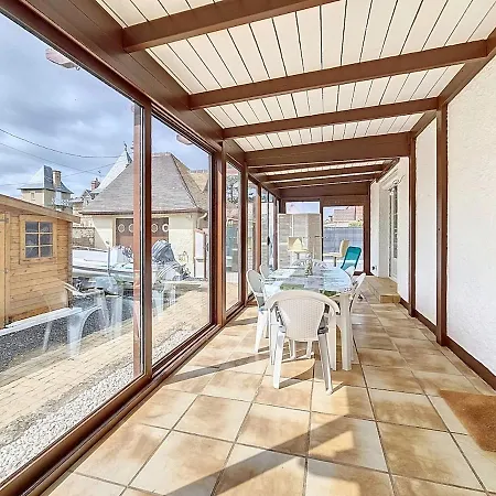 Holiday home Les Volets Bleus-charmante Maison Entierement Equipee Face A La Pour 2 A 6 Personnes Bernieres-sur-Mer