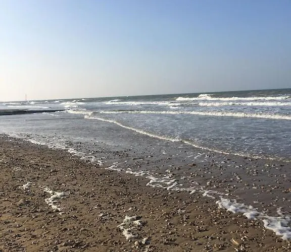 Les Volets Bleus-charmante Maison Entierement Equipee Face A La Pour 2 A 6 Personnes Casa vacanze
