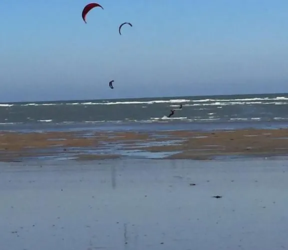 Les Volets Bleus-charmante Maison Entierement Equipee Face A La Pour 2 A 6 Personnes Casa vacanze *
