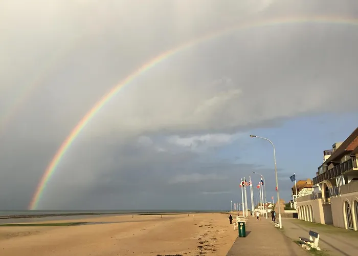 Les Volets Bleus-charmante Maison Entierement Equipee Face A La Pour 2 A 6 Personnes Casa vacanze