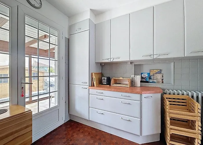 Les Volets Bleus-charmante Maison Entierement Equipee Face A La Pour 2 A 6 Personnes *