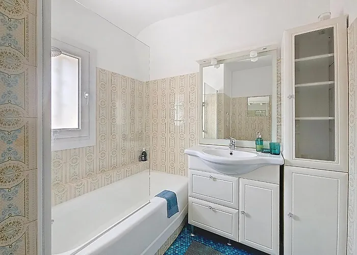 Les Volets Bleus-charmante Maison Entierement Equipee Face A La Pour 2 A 6 Personnes Casa vacanze Bernières-sur-Mer