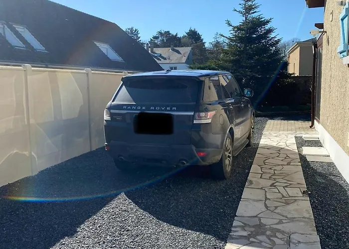 Les Volets Bleus-charmante Maison Entierement Equipee Face A La Pour 2 A 6 Personnes *