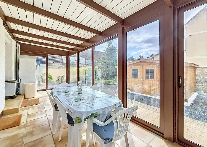 Les Volets Bleus-charmante Maison Entierement Equipee Face A La Pour 2 A 6 Personnes Bernières-sur-Mer