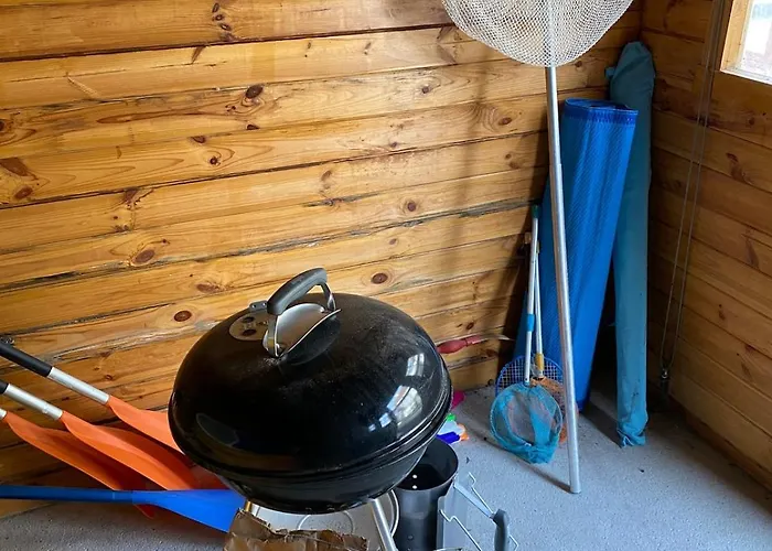 Les Volets Bleus-charmante Maison Entierement Equipee Face A La Pour 2 A 6 Personnes