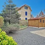 Feriehus Les Volets Bleus-charmante Maison Entierement Equipee Face A La Pour 2 A 6 Personnes