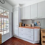 Les Volets Bleus-charmante Maison Entierement Equipee Face A La Pour 2 A 6 Personnes *