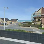 Feriehus Les Volets Bleus-charmante Maison Entierement Equipee Face A La Pour 2 A 6 Personnes *