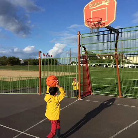 Les Volets Bleus-charmante Maison Entierement Equipee Face A La Pour 2 A 6 Personnes *