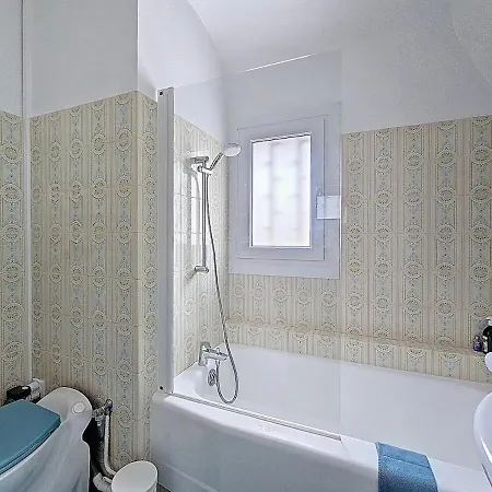 Les Volets Bleus-charmante Maison Entierement Equipee Face A La Pour 2 A 6 Personnes 펜션 Bernières-sur-Mer