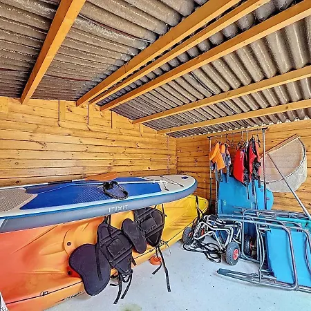 Les Volets Bleus-charmante Maison Entierement Equipee Face A La Pour 2 A 6 Personnes *