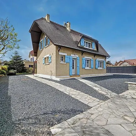 Les Volets Bleus-charmante Maison Entierement Equipee Face A La Pour 2 A 6 Personnes 別荘