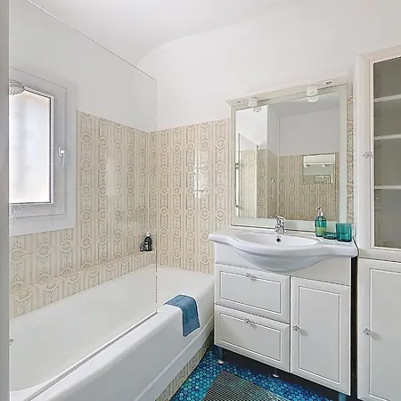 Les Volets Bleus-charmante Maison Entierement Equipee Face A La Pour 2 A 6 Personnes 펜션 Bernières-sur-Mer