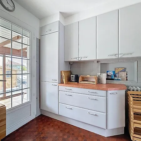 펜션 Les Volets Bleus-charmante Maison Entierement Equipee Face A La Pour 2 A 6 Personnes Bernières-sur-Mer