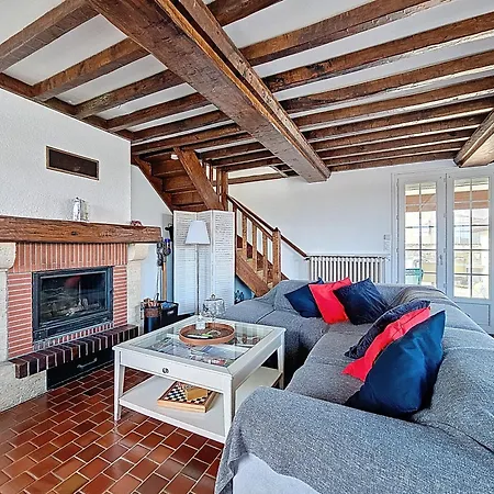 Les Volets Bleus-charmante Maison Entierement Equipee Face A La Pour 2 A 6 Personnes *