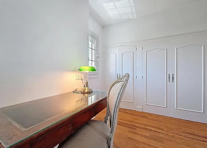 Les Volets Bleus-charmante Maison Entierement Equipee Face A La Pour 2 A 6 Personnes Semesterbostad Bernières-sur-Mer