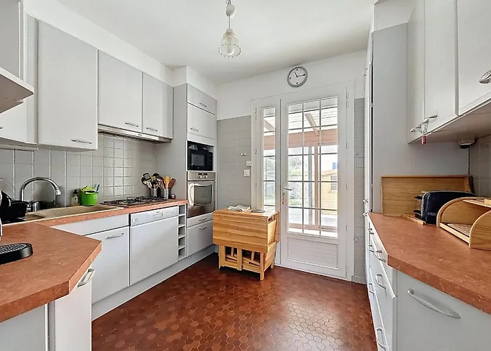 Les Volets Bleus-charmante Maison Entierement Equipee Face A La Pour 2 A 6 Personnes Ferienhaus *