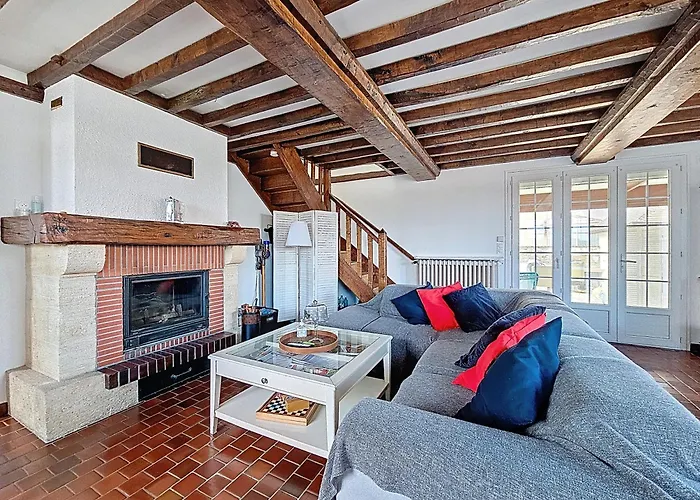 Les Volets Bleus-charmante Maison Entierement Equipee Face A La Pour 2 A 6 Personnes *